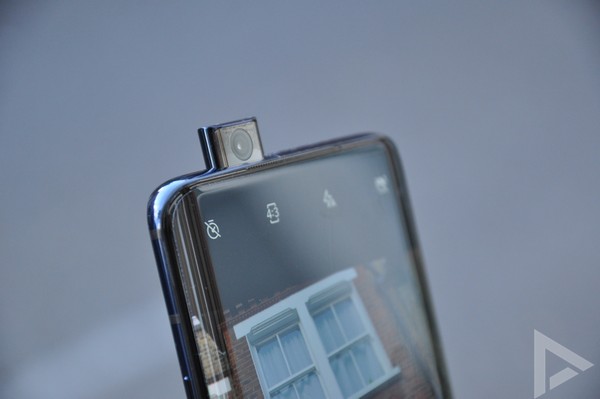 OnePlus 7 Pro pop-up camera