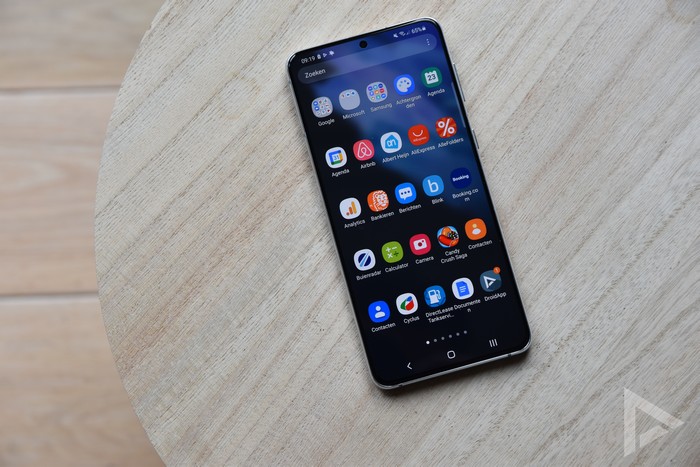 Samsung Galaxy S21 series gets November update