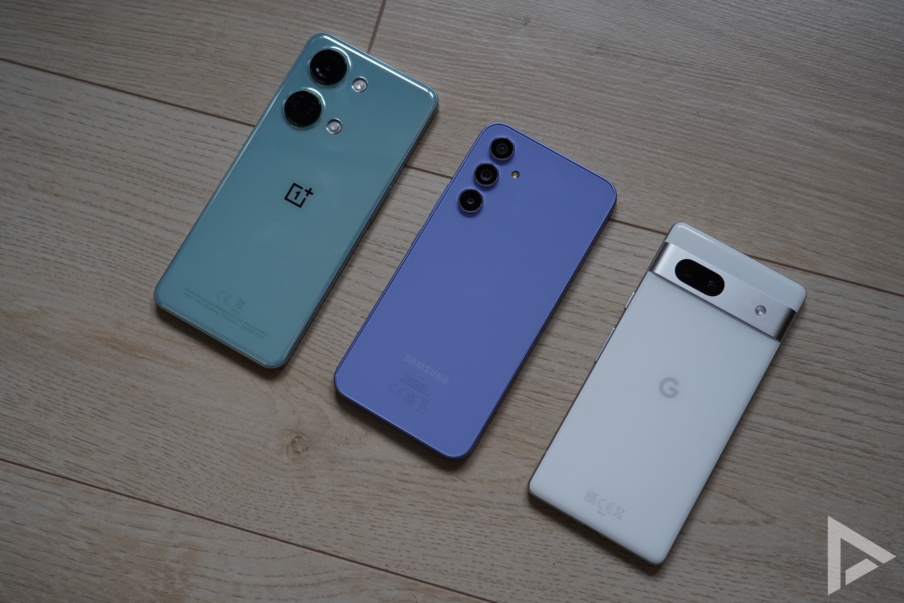 achterkant Samsung Galaxy A54 - OnePlus Nord 3 - Google Pixel 7a