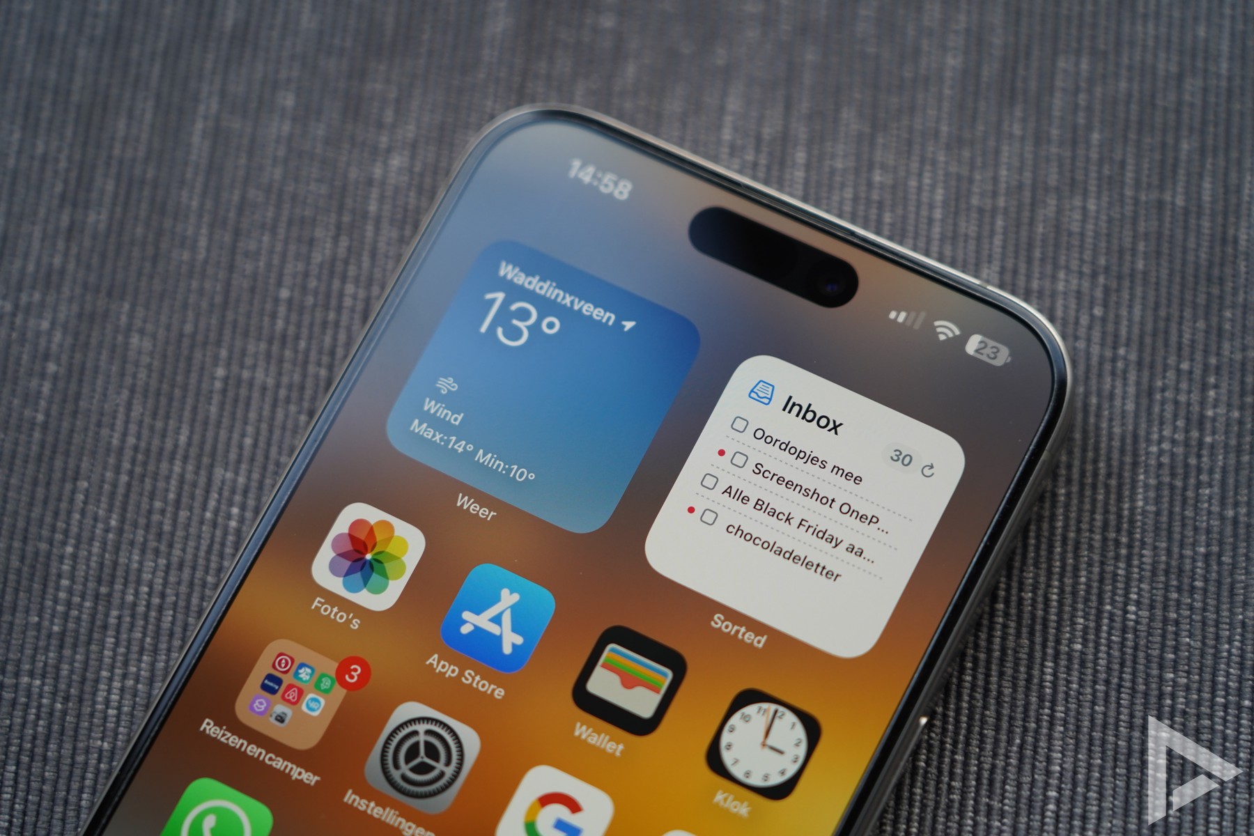 iPhone 15 Pro Max Action Dynamic Island