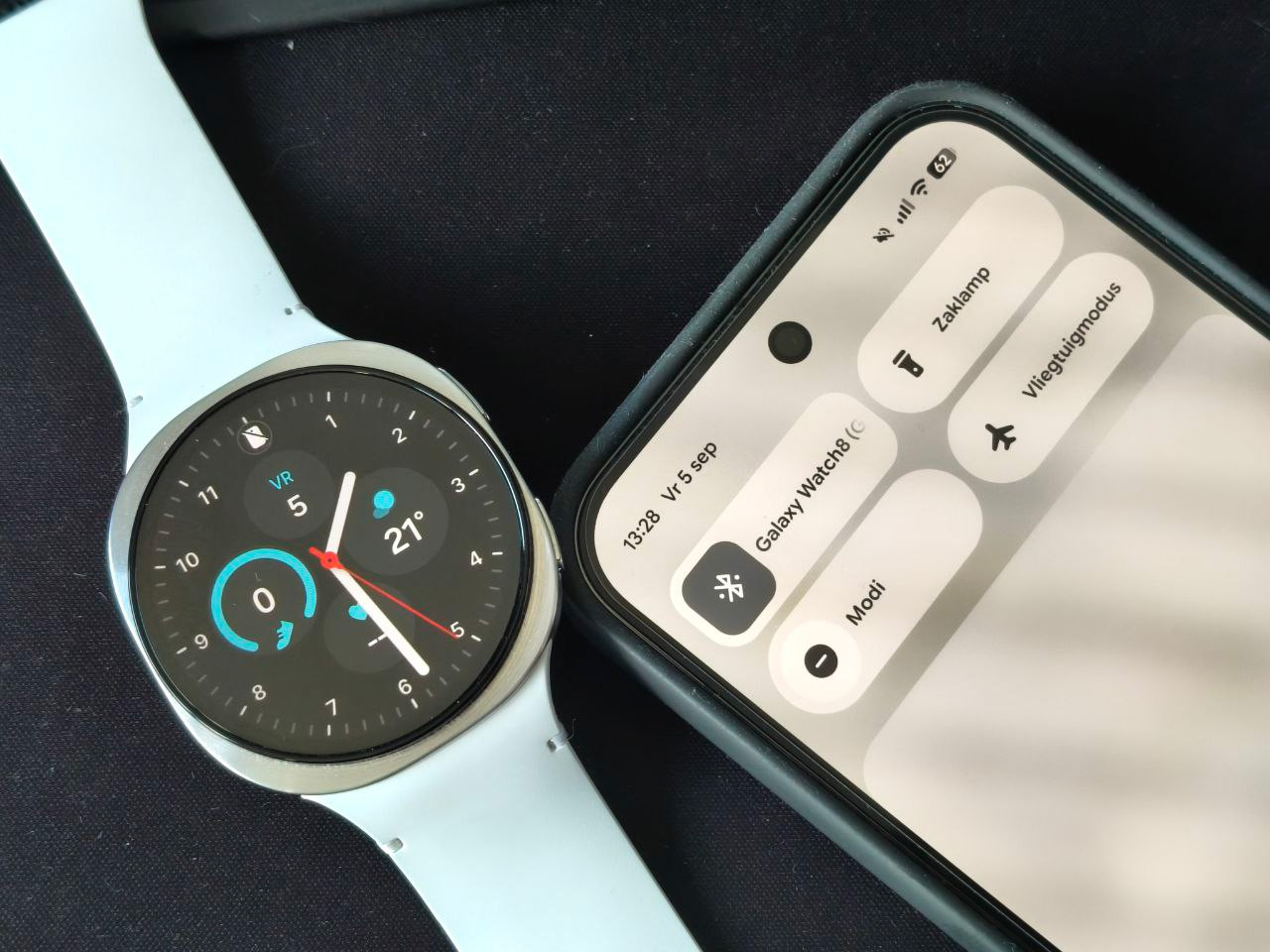 Samsung Galaxy Watch 8 - Pixel 10