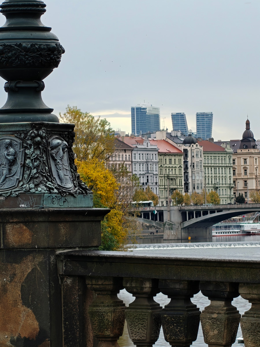 OnePlus 15 sample zoom