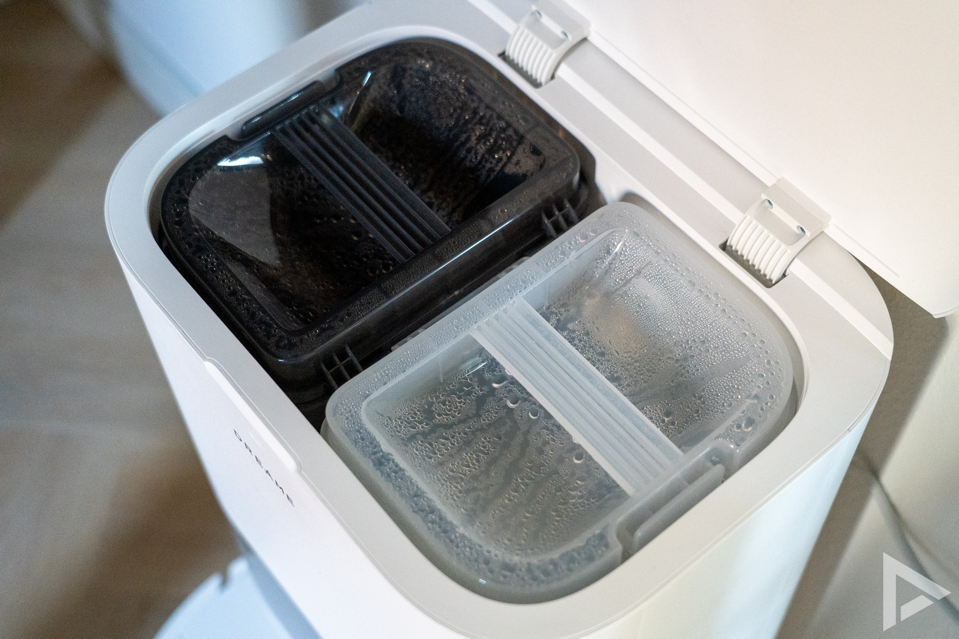 Dreame L40 Ultra AE dock water