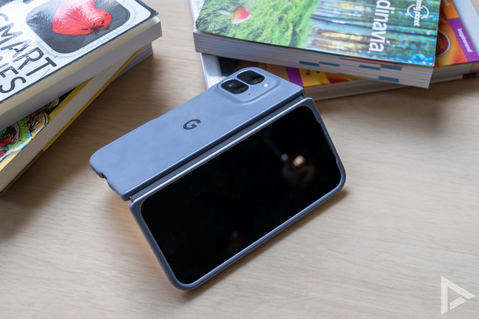 Google Pixel 10 Pro Fold Pixelsnap cover