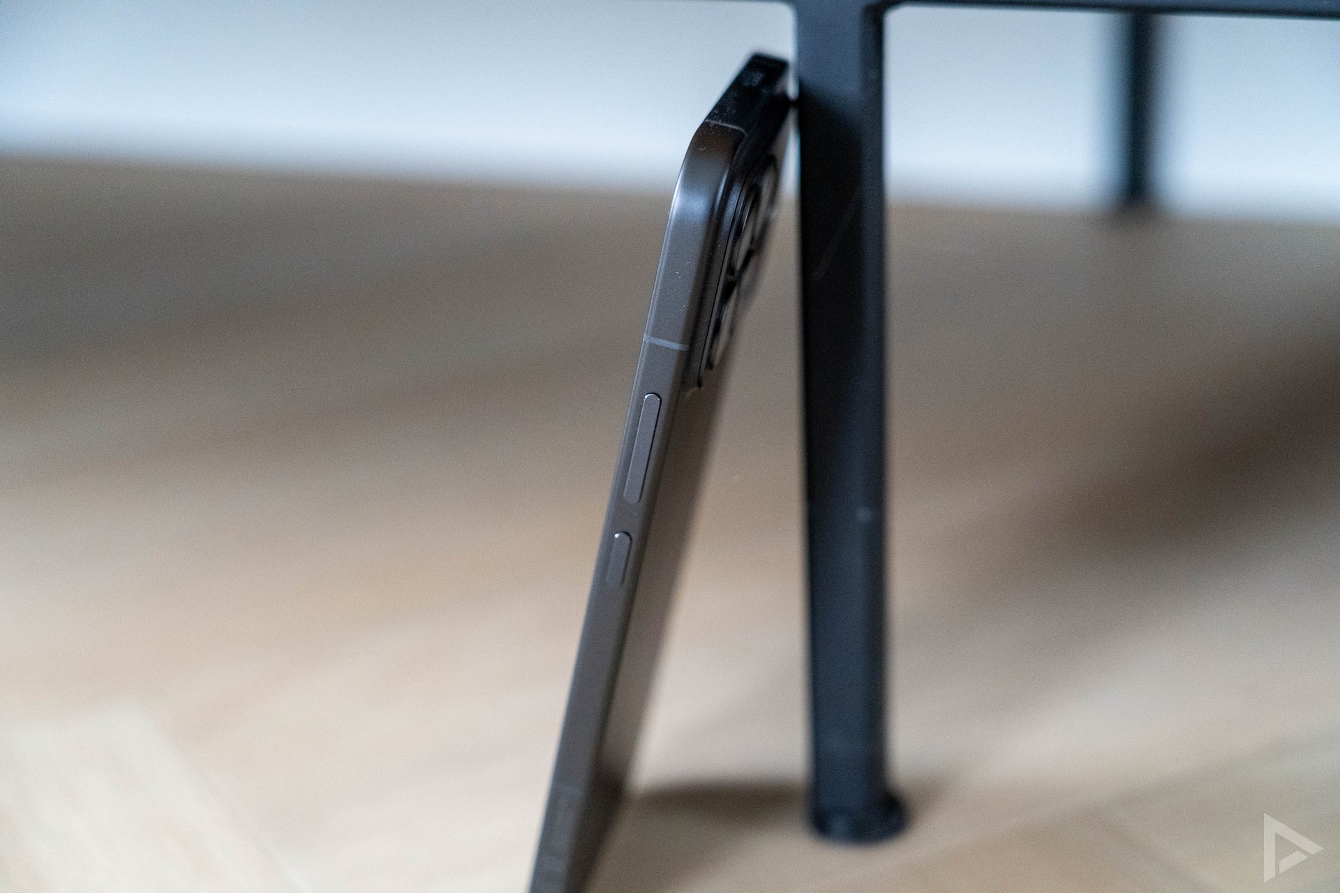 Poco F8 Ultra zijkant