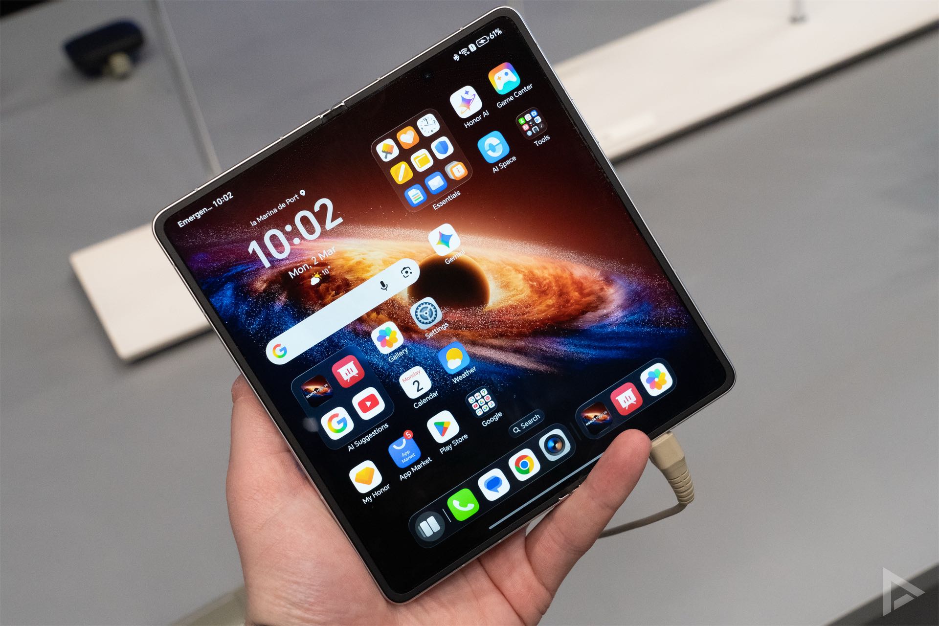 Honor Magic V6 display