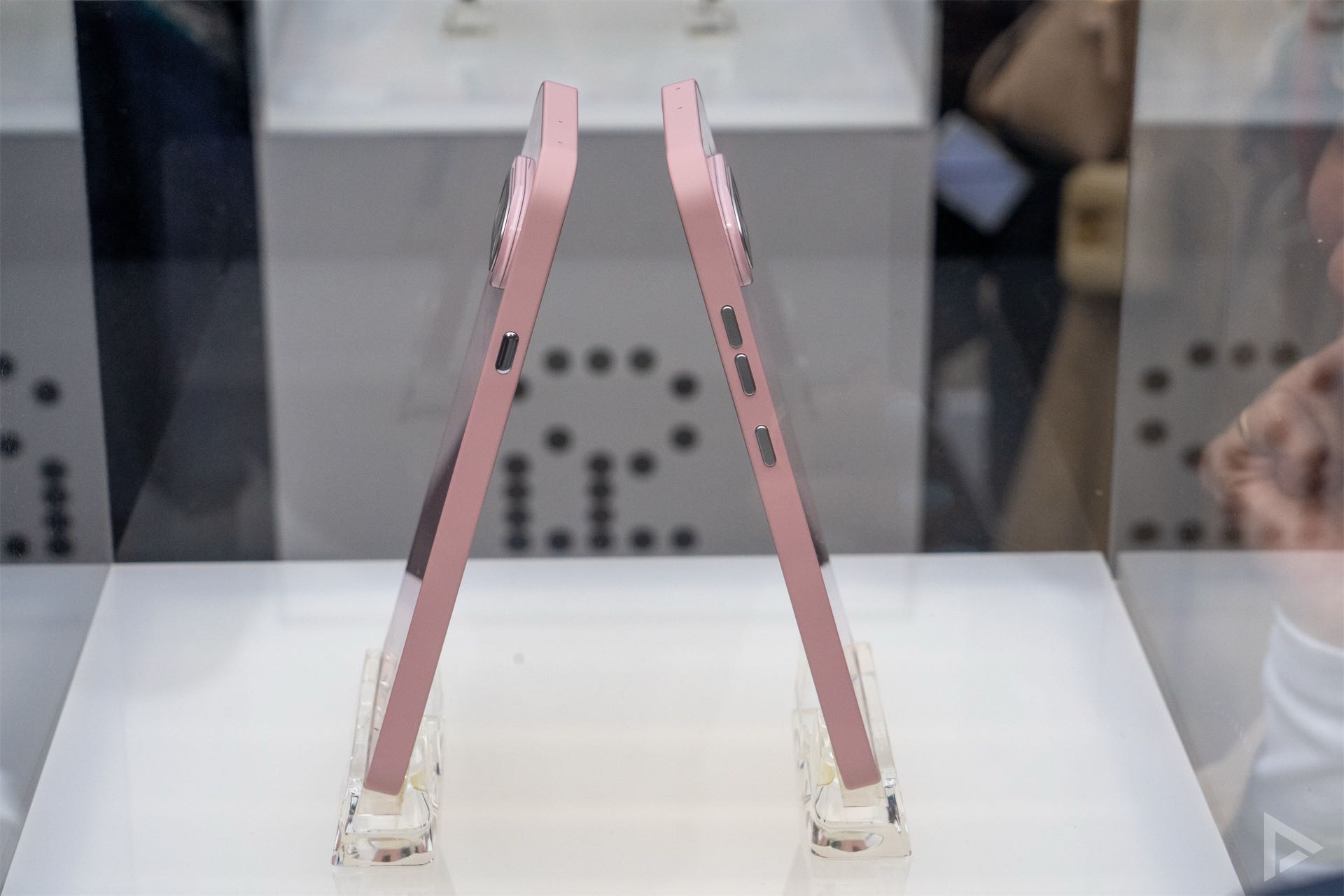 Nothing Phone (4a) roze