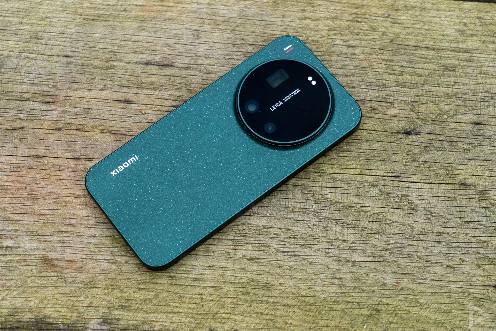 Xiaomi 17 Ultra starlit green