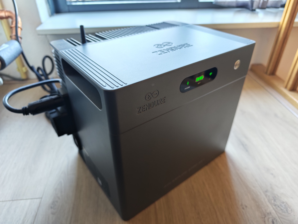 Zendure SolarFlow 2400AC+ review