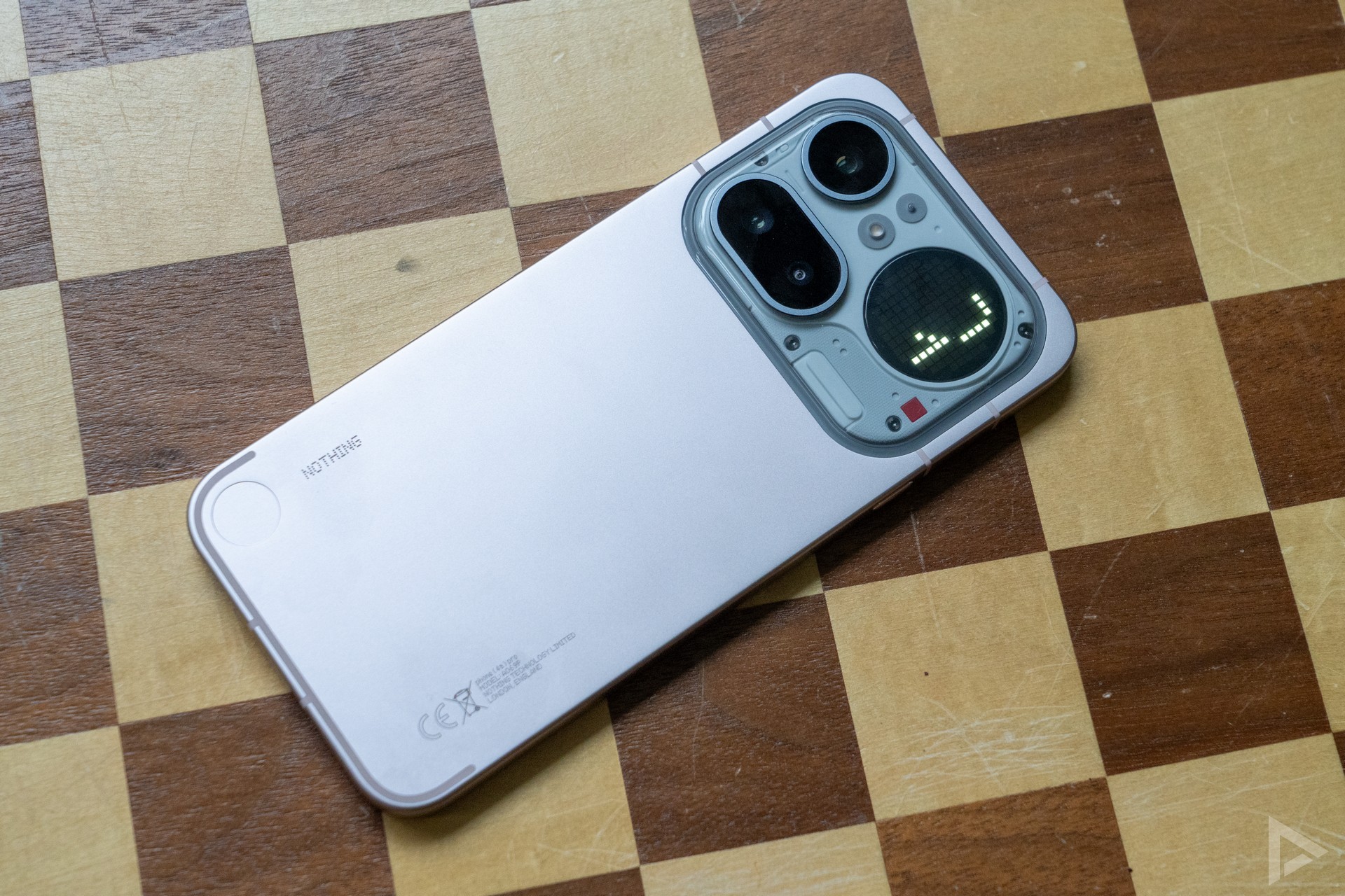 Nothing Phone (4a) Pro achterkant