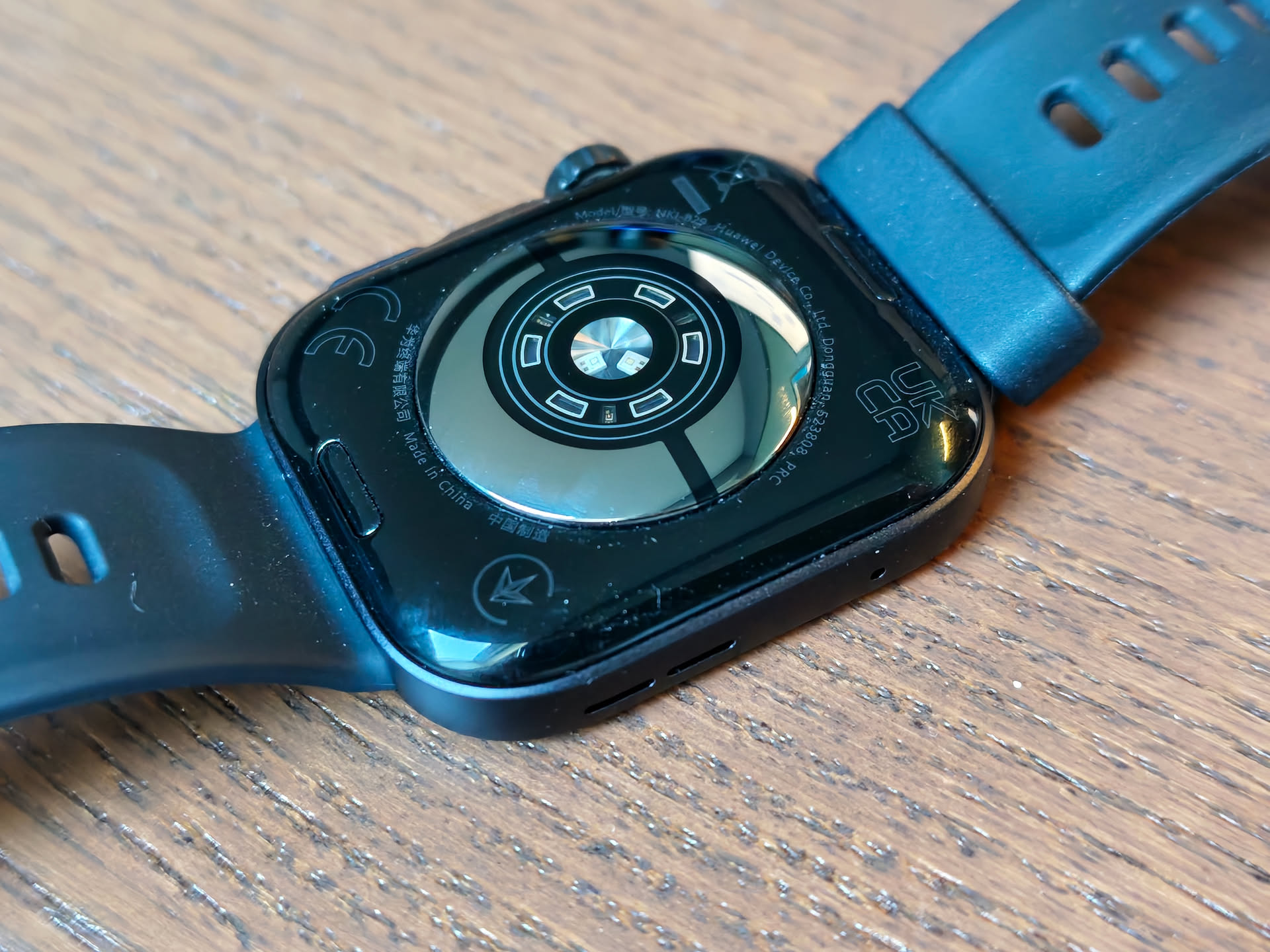 Huawei Fit 5 Pro achterkant