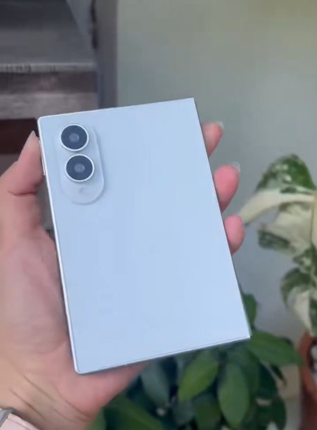 Galaxy Z Fold 8 Wide hands on leak