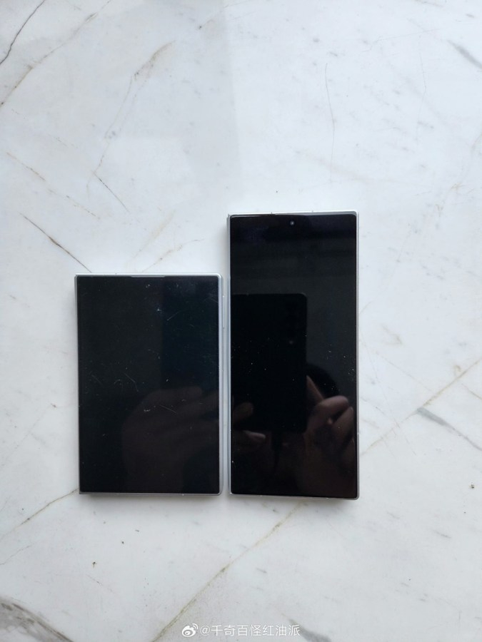Samsung Galaxy Z Fold 8 dummy